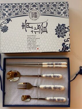 Chinese Asian Dinner Set Porcelain Handle Stainless Cutlery Set - White & Blue